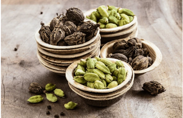 Top 5 Differences between Green Cardamom and Black Cardamom